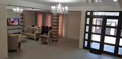 Terrace Sinauri - 72