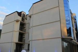 Отель «Velux», Гонио