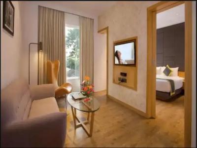 Fountain Tree By Tgi - 18