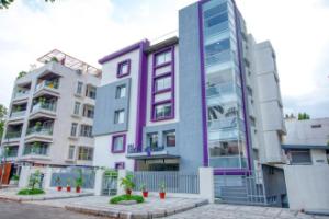 Lilac Hotel, 5th Block, Бангалор
