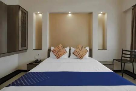 Spot On 72596 Royal Regency - 60