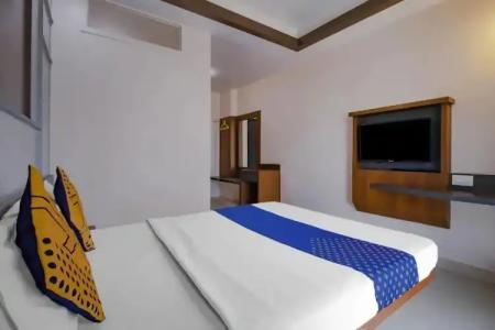 Spot On 72596 Royal Regency - 54