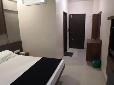 Spot On 72596 Royal Regency - 5