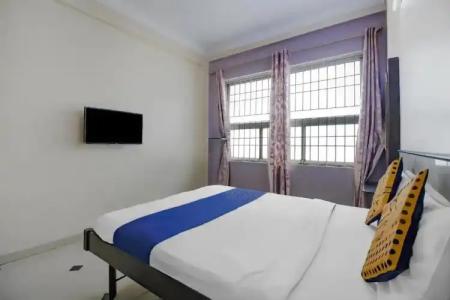 Spot On 72596 Royal Regency - 22