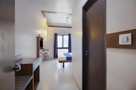 Spot On 72596 Royal Regency - 50