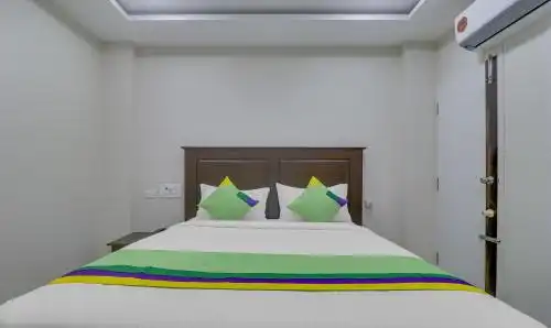 Treebo Trend Rithikha Inn Crest Ashok Nagar - 18