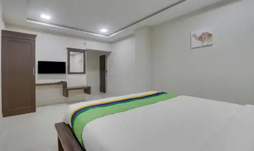Treebo Trend Rithikha Inn Crest Ashok Nagar - 25
