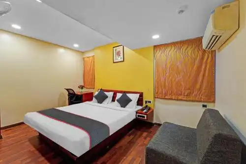 Vaccinated Staff - Capital O 72249 Saravana Boutique Inn - 8