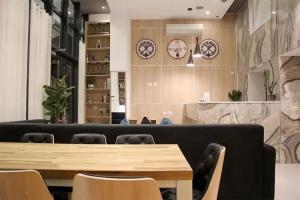 Park Hotel Tirana, Тирана