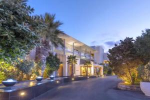 The Island Hotel - Adults Only -, Гувес