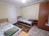 Четырехместный номер с ванной комнатой