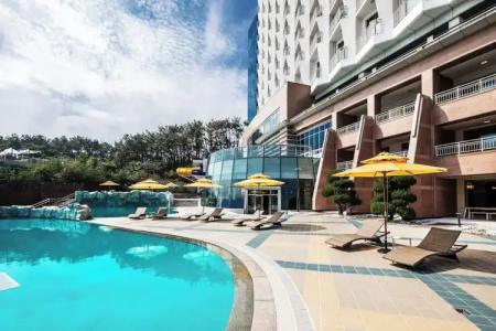 The Week & Resort - 33