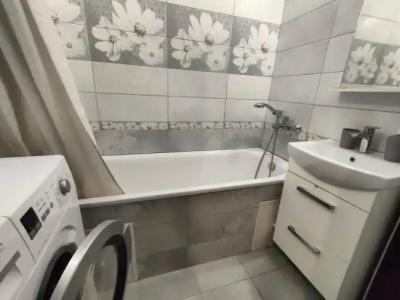 На Моисеева 10 - 9