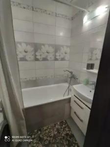 На Моисеева 10 - 37