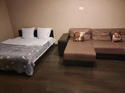 На Моисеева 10 - 3