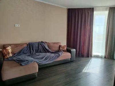 На Моисеева 10 - 2