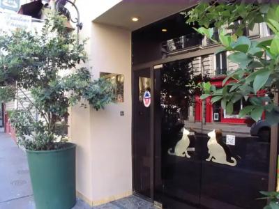 Walled off Paris - 0