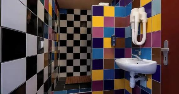 Walled off Paris - 25