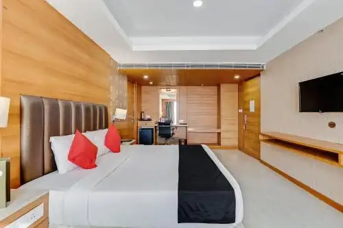 Townhouse Oak Chennai La Palace - 54