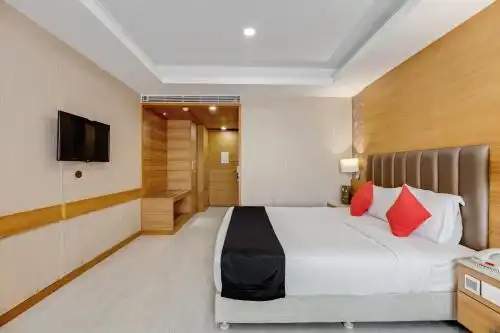 Townhouse Oak Chennai La Palace - 56