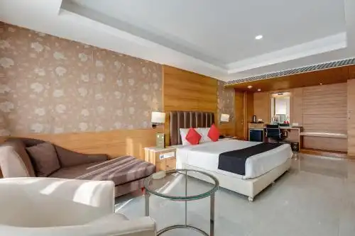 Townhouse Oak Chennai La Palace - 12