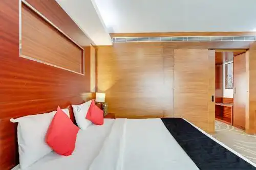 Townhouse Oak Chennai La Palace - 59