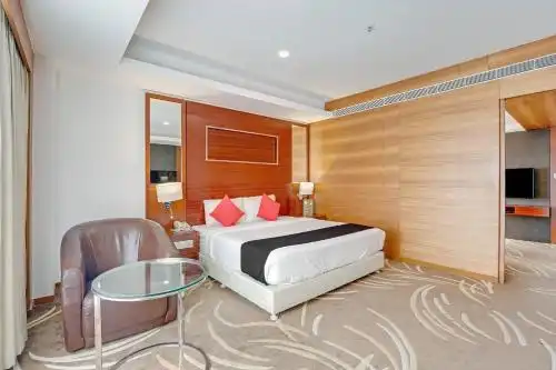 Townhouse Oak Chennai La Palace - 60