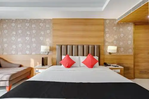 Townhouse Oak Chennai La Palace - 16