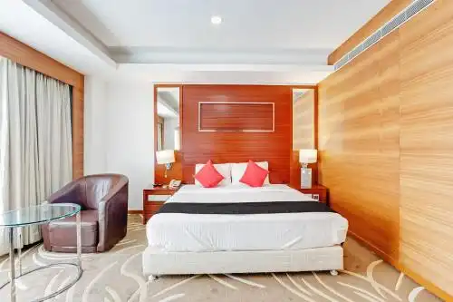 Townhouse Oak Chennai La Palace - 63