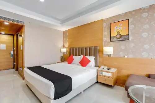 Townhouse Oak Chennai La Palace - 18