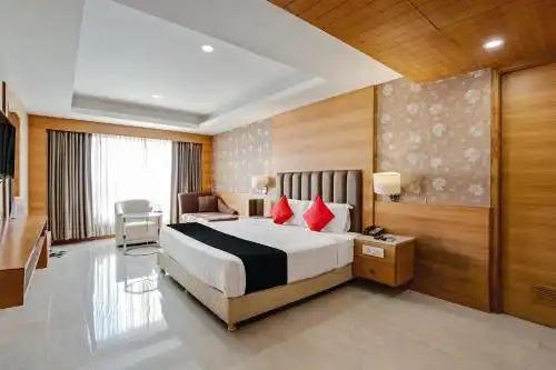 Townhouse Oak Chennai La Palace - 19