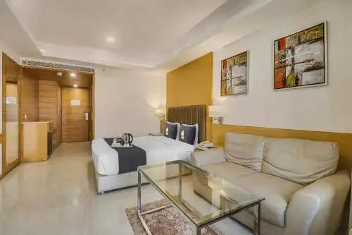 Townhouse Oak Chennai La Palace - 1