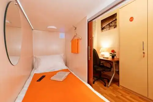 CapsuleCity Hostel - 39