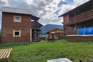 Усадьба у горы, Чемал