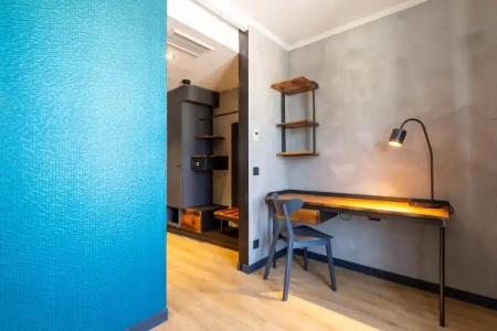 Unsöld's Factory - 69