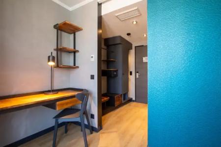 Unsöld's Factory - 64