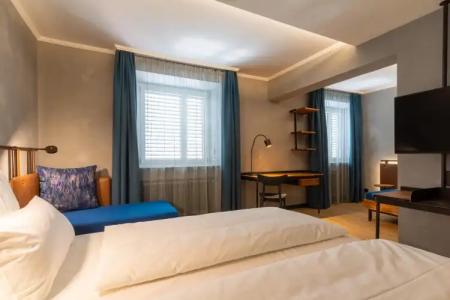 Unsöld's Factory - 58