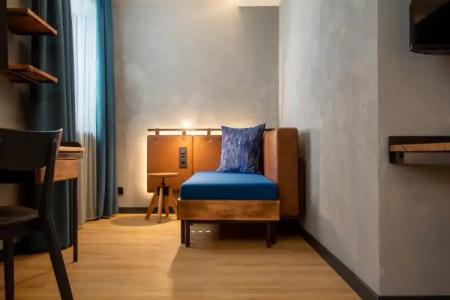 Unsöld's Factory - 53