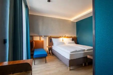 Unsöld's Factory - 62