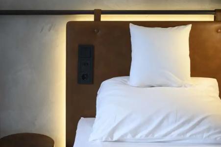 Unsöld's Factory - 63