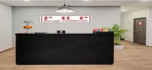 Php Boutique Townhouse - 12