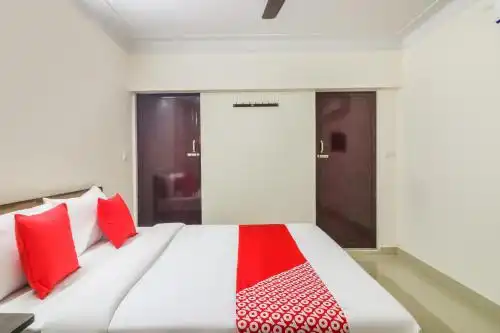 OYO Flagship 46738 Egmore Shelters - 7