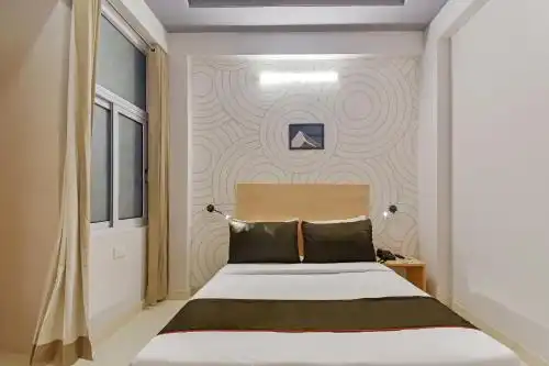 Vaccinated Staff- Collection O 40206 Govind Marg - 16