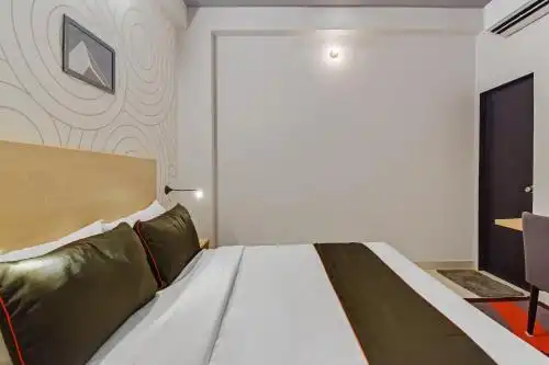 Vaccinated Staff- Collection O 40206 Govind Marg - 13