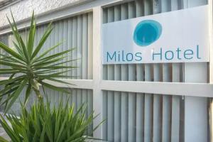 Milos Hotel, Адамас