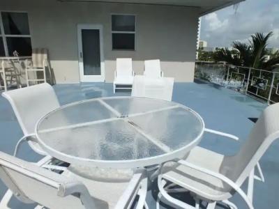 Holiday Isle Yacht Club - 10