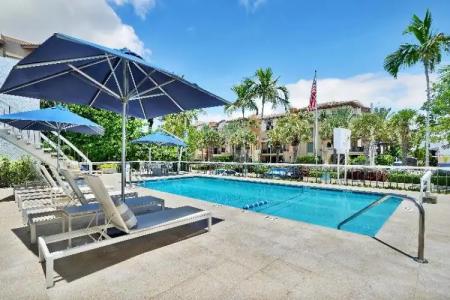 The Elmar Boutique - 13