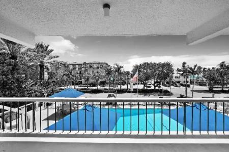 The Elmar Boutique - 26