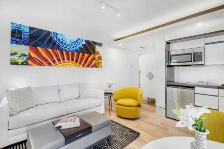 Ocean Treasure Beachside Suites - 19