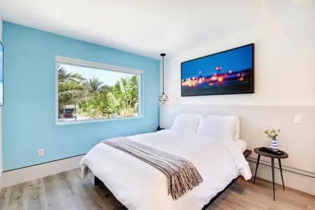 Ocean Treasure Beachside Suites - 41